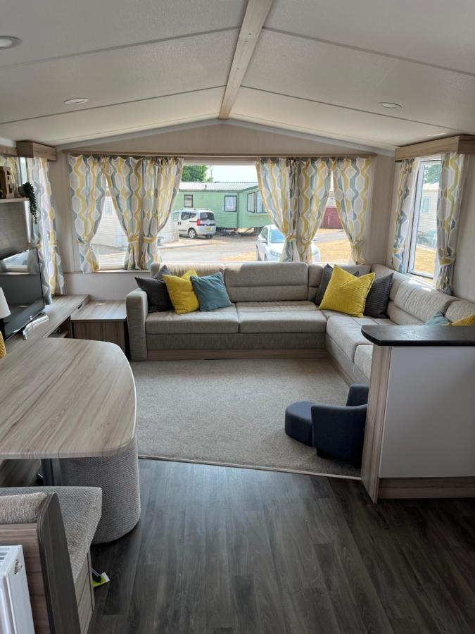 Beautiful Caravan In Trecco Bay! 74 Sycomore Bridgend  Exterior foto